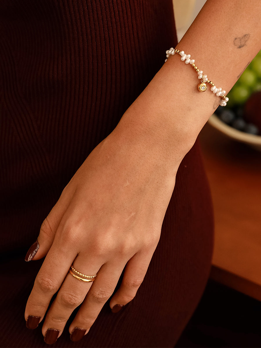 Anillo “Destello de Perlas” Ajustable – Disponible en Oro y Plata